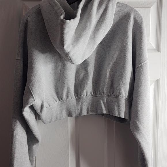 Express Light Gray Athletic Shorts And Crop  Pullover - Picture 5 of 5